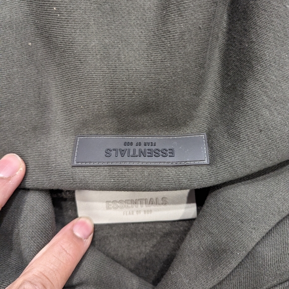Fear of God Essentials Hoodie - Picture 4 of 5